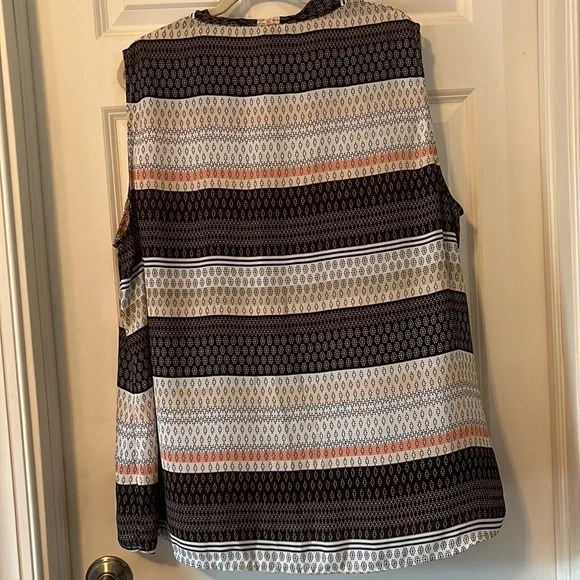 Roz & Ali Tank 3x - Picture 5 of 6